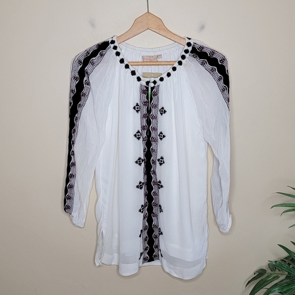 NWT Rungolee | White Wynona Blouse with Black & Scarlet Embroidery - Picture 1 of 5